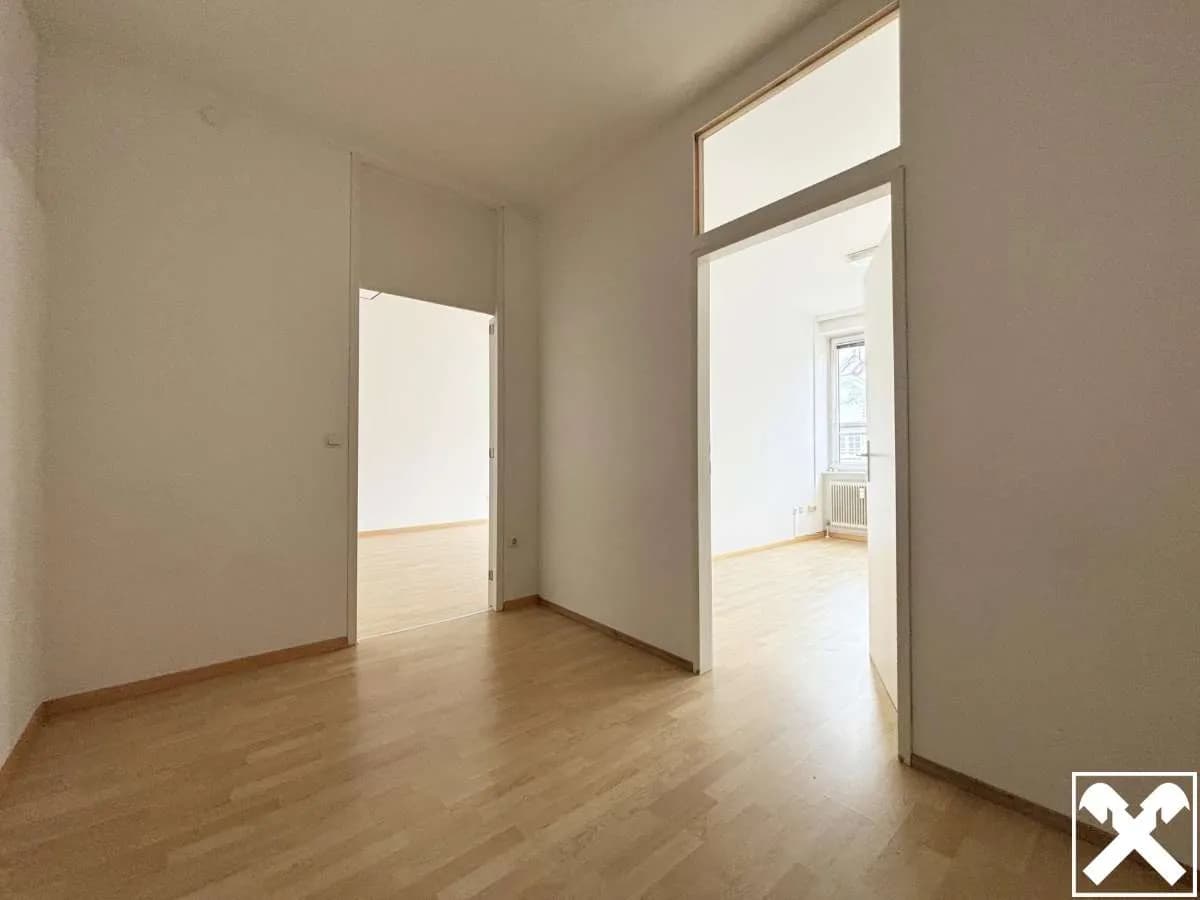 2-Zimmer-Gewerbeimmobilie mieten in Wels – 67 m², € 662 – Bild 2 von 3