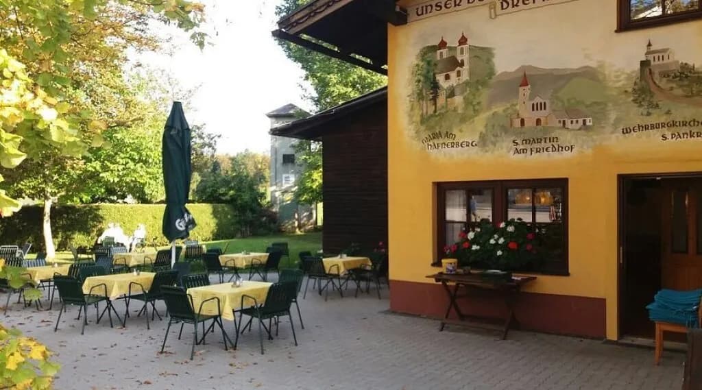 Gewerbeimmobilie kaufen in Baden – 1 900 m², € 495.000