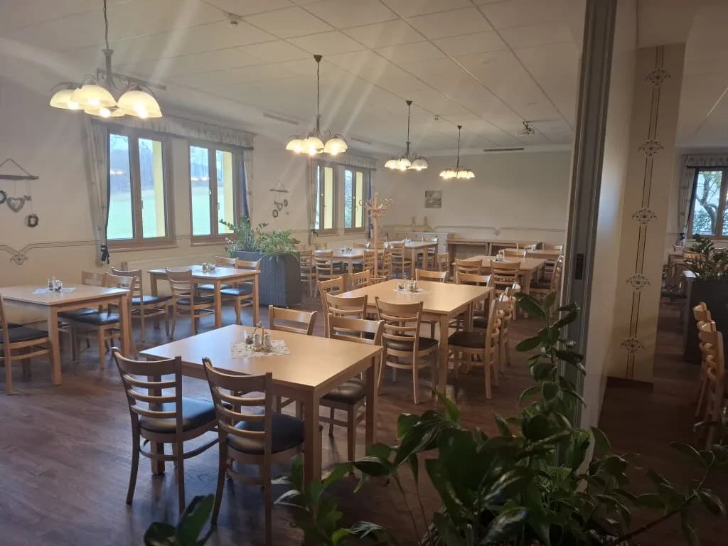 Gewerbeimmobilie kaufen in Baden – 1 900 m², € 495.000 – Bild 3 von 8