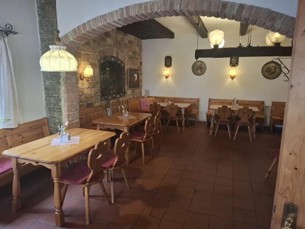 Gewerbeimmobilie kaufen in Baden – 1 900 m², € 495.000 – Bild 5 von 8
