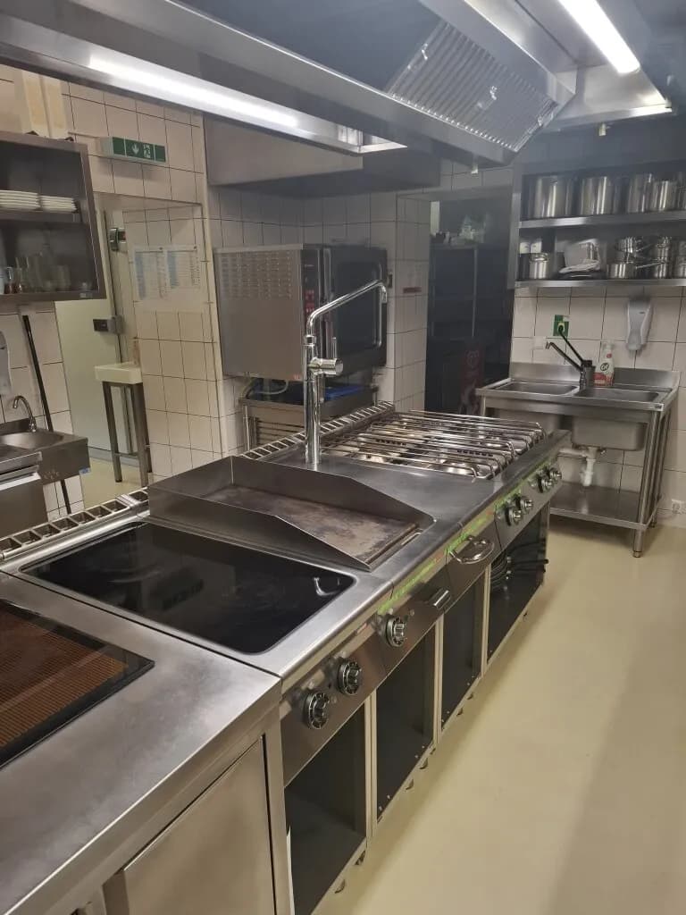 Gewerbeimmobilie kaufen in Baden – 1 900 m², € 495.000 – Bild 7 von 8