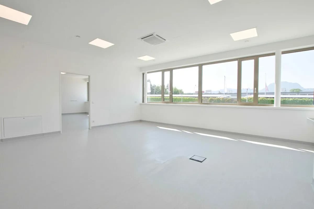Gewerbeimmobilie mieten in Gmunden – 138 m², € 2.947 – Bild 2 von 24