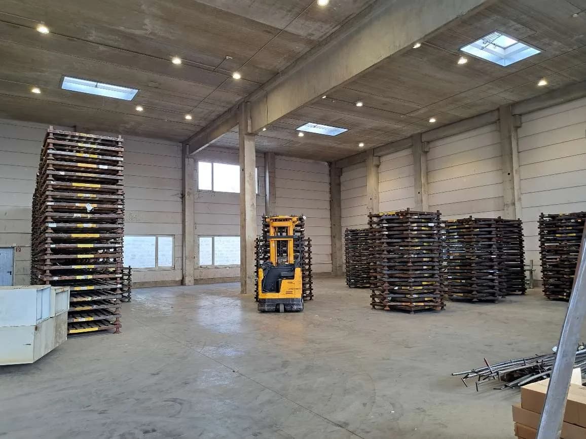 Gewerbeimmobilie mieten in Wien – 1 300 m², € 9 – Bild 3 von 3