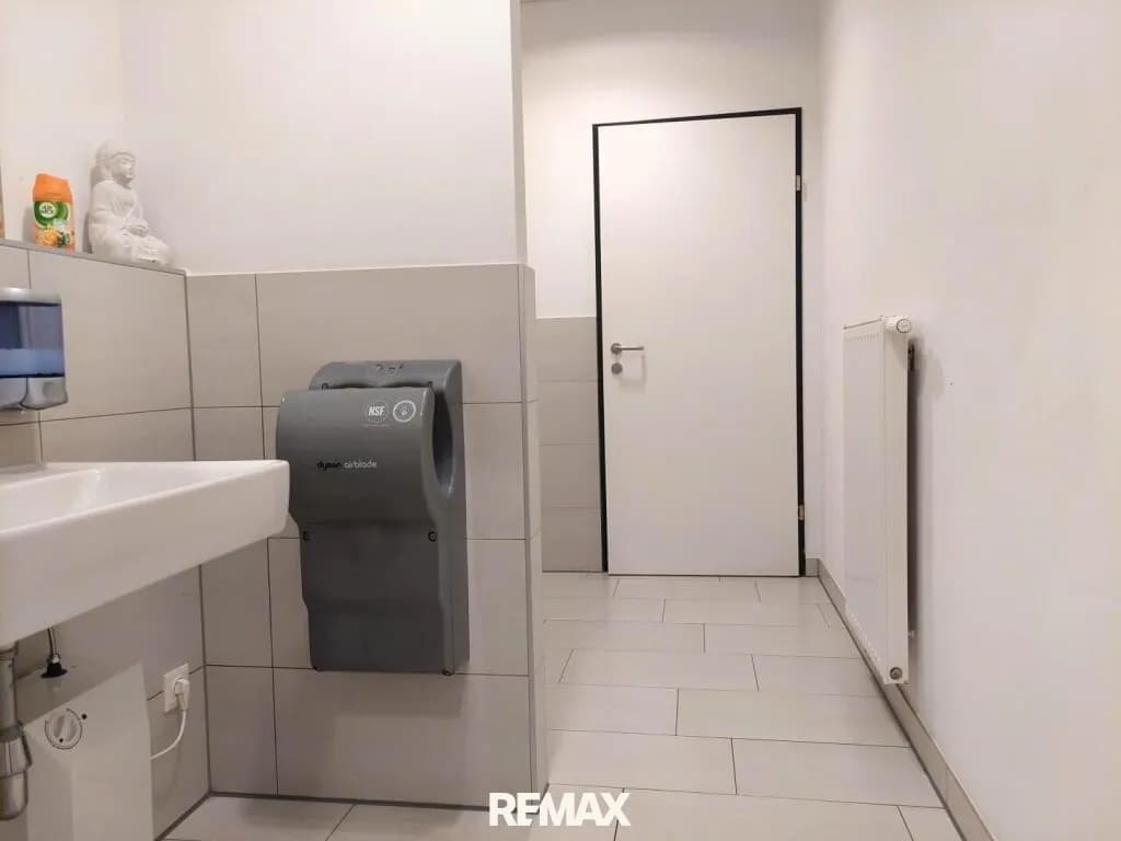 19-Zimmer-Gewerbeimmobilie mieten in Graz – 603 m², € 8.412 – Bild 20 von 23