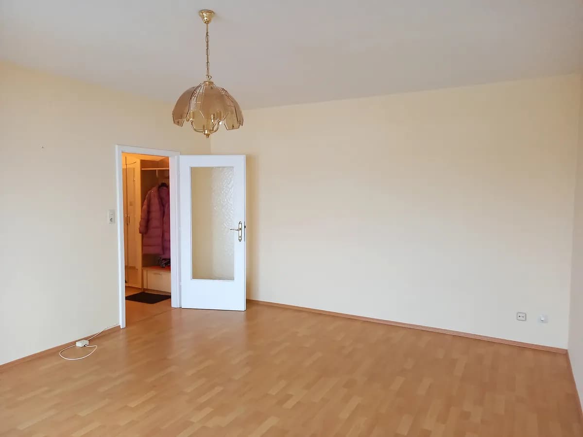 Gewerbeimmobilie kaufen in Baden – 53 m², € 220.000