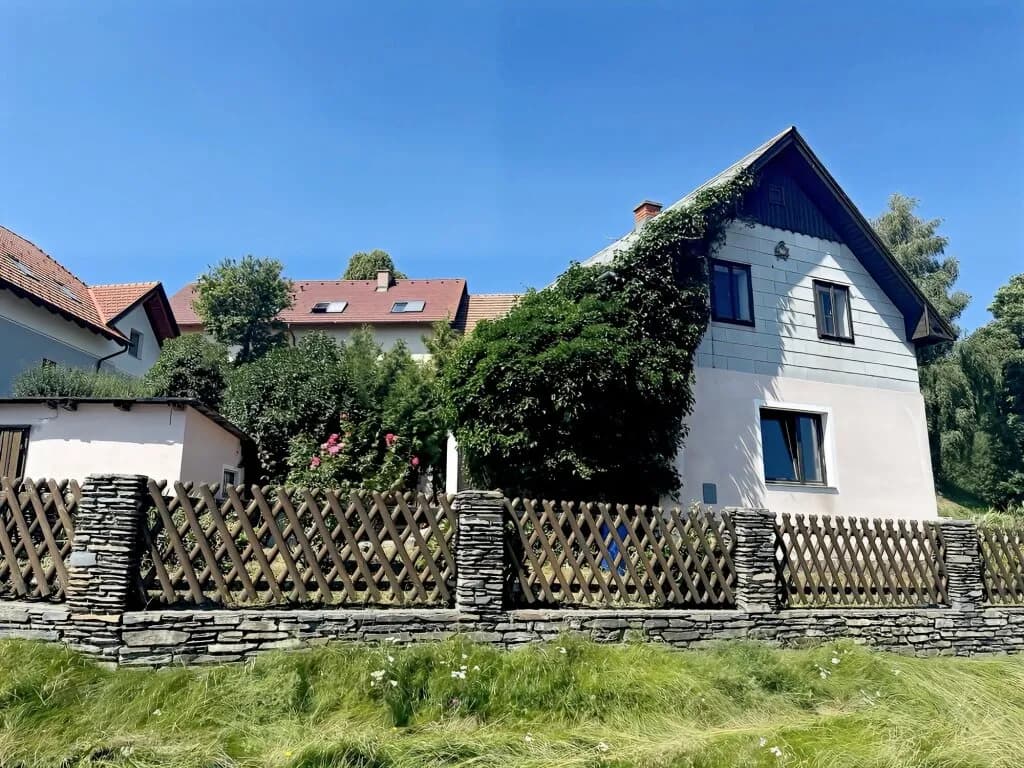 3-Zimmer-Haus kaufen in Neunkirchen – 120 m², € 99.000