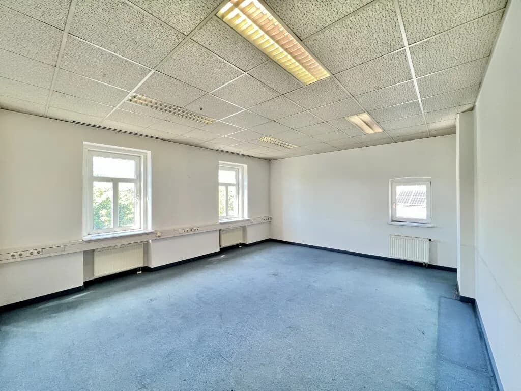 Gewerbeimmobilie kaufen in Neunkirchen – 554 m², € 549.000 – Bild 3 von 11