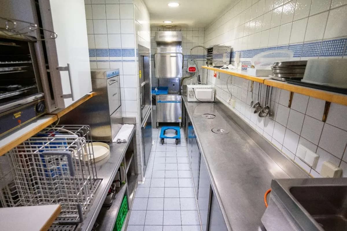 Gewerbeimmobilie kaufen in Gmunden – 822 m², € 2.249.000 – Bild 10 von 22