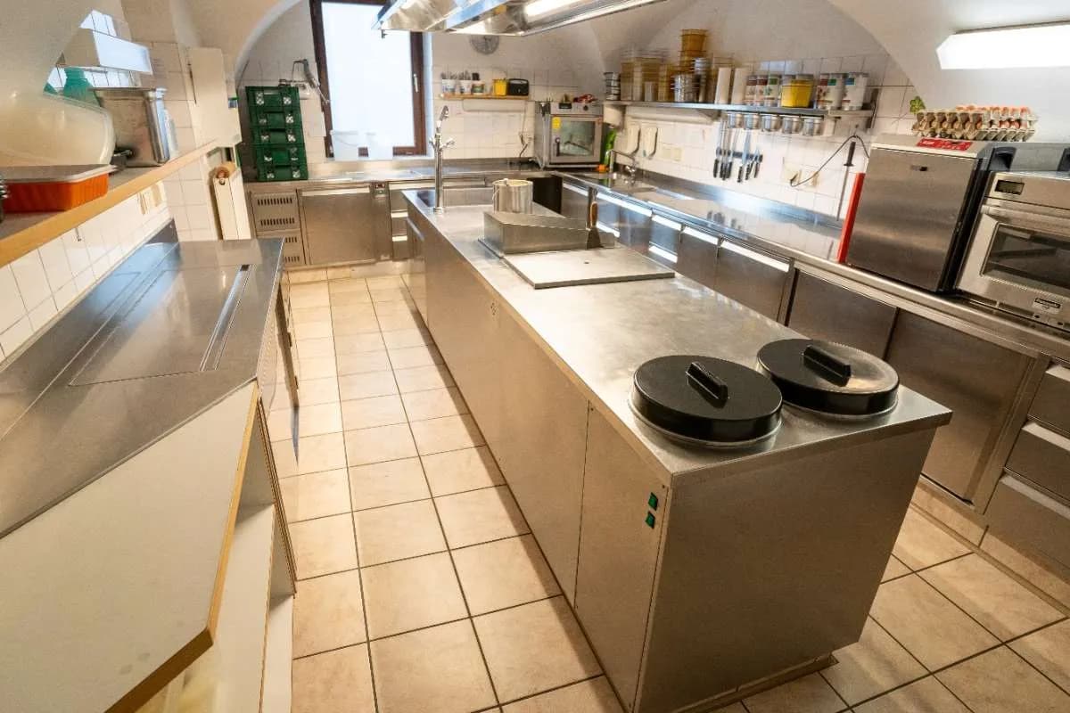 Gewerbeimmobilie kaufen in Gmunden – 822 m², € 2.249.000 – Bild 13 von 22