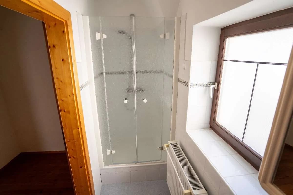 Gewerbeimmobilie kaufen in Gmunden – 822 m², € 2.249.000 – Bild 21 von 22