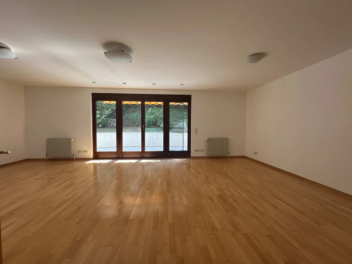 6-Zimmer-Haus mieten in Wien – 306,95 m², € 5.337 – Bild 2 von 14