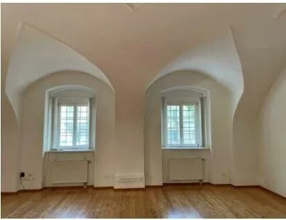 4-Zimmer-Gewerbeimmobilie mieten in Wels – 170 m², € 1.897