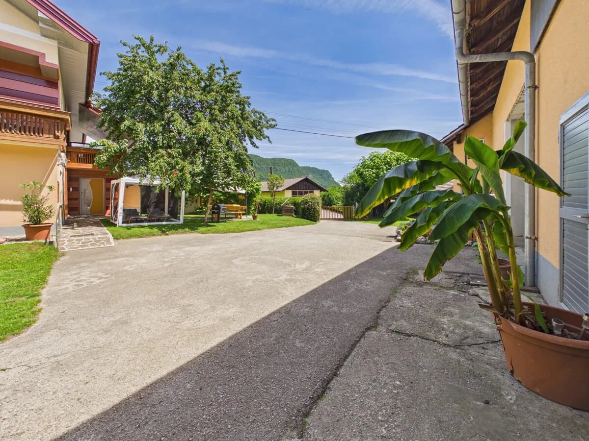 8-Zimmer-Haus kaufen in Klagenfurt Land – 220 m², € 890.000 – Bild 2 von 45