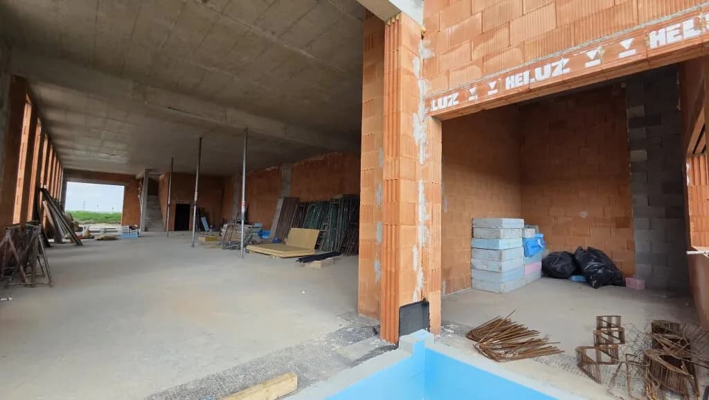 2-Zimmer-Gewerbeimmobilie mieten in Gänserndorf – 610 m², € 7.500 – Bild 2 von 8