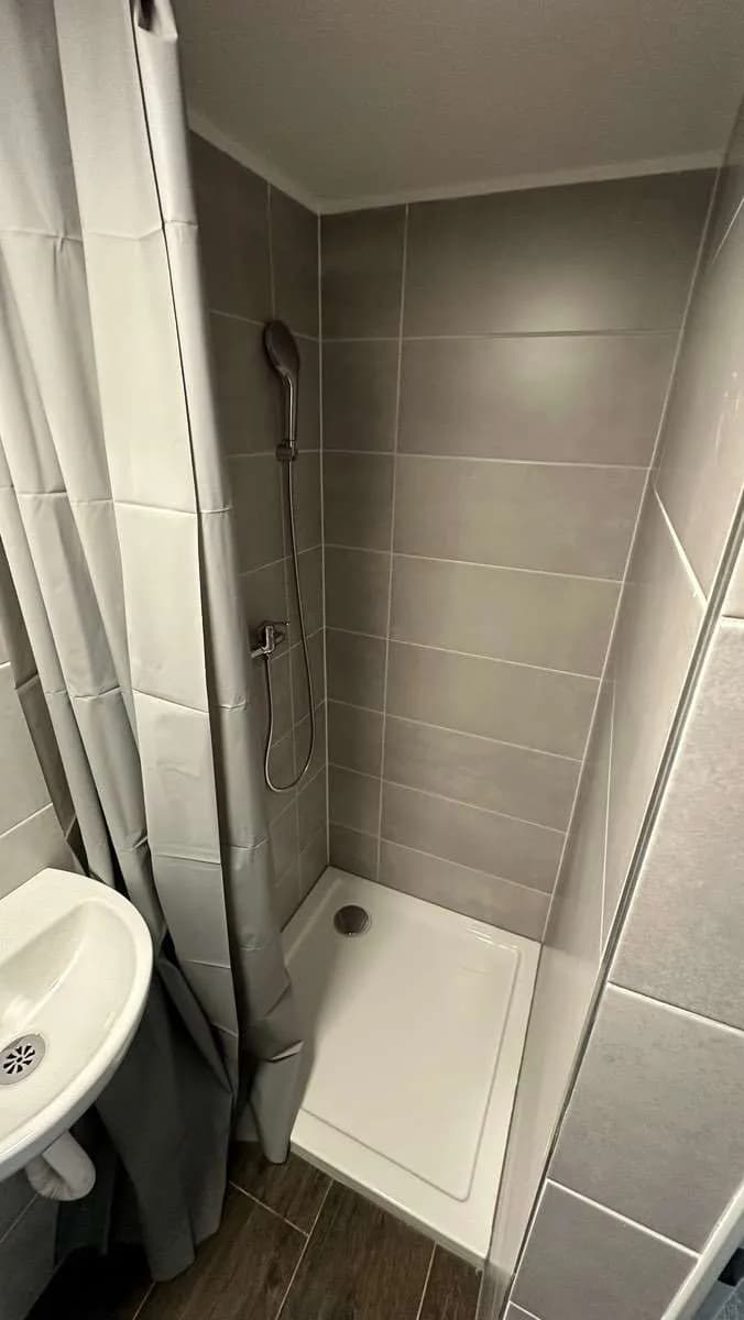 6-Zimmer-Gewerbeimmobilie mieten in Graz – 160 m², € 500 – Bild 7 von 12