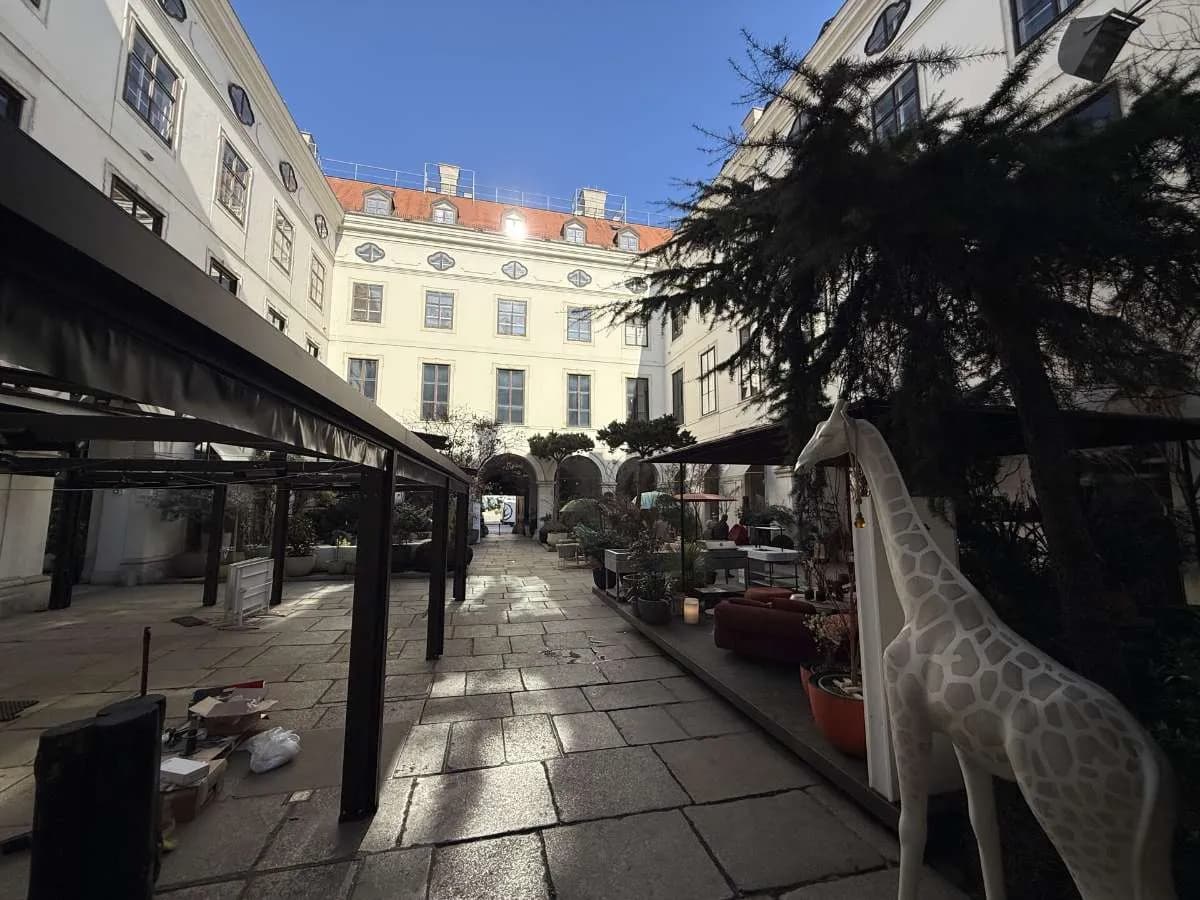 Gewerbeimmobilie mieten in Wien – 1 039 m², € 24 – Bild 11 von 12