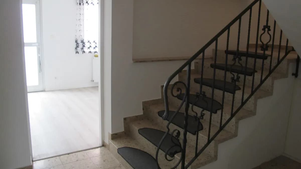 4-Zimmer-Haus mieten in Baden – 115 m², € 1.477 – Bild 2 von 25