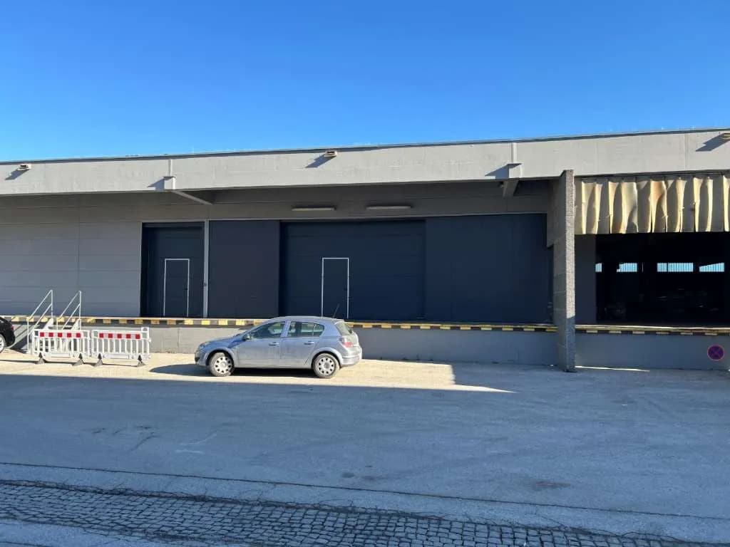 Gewerbeimmobilie mieten in Graz – 449 m², € 5