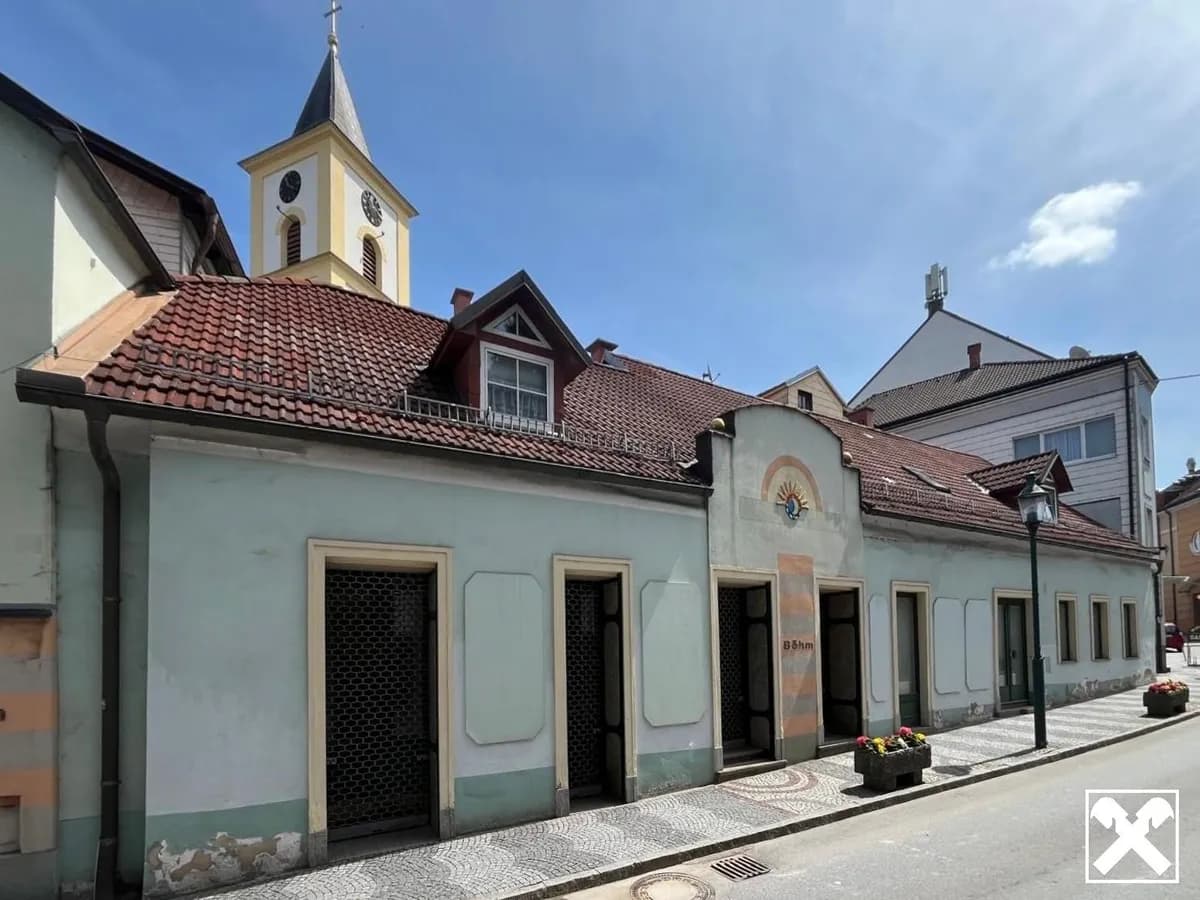 8-Zimmer-Haus kaufen in Gmünd – 300 m², € 245.000