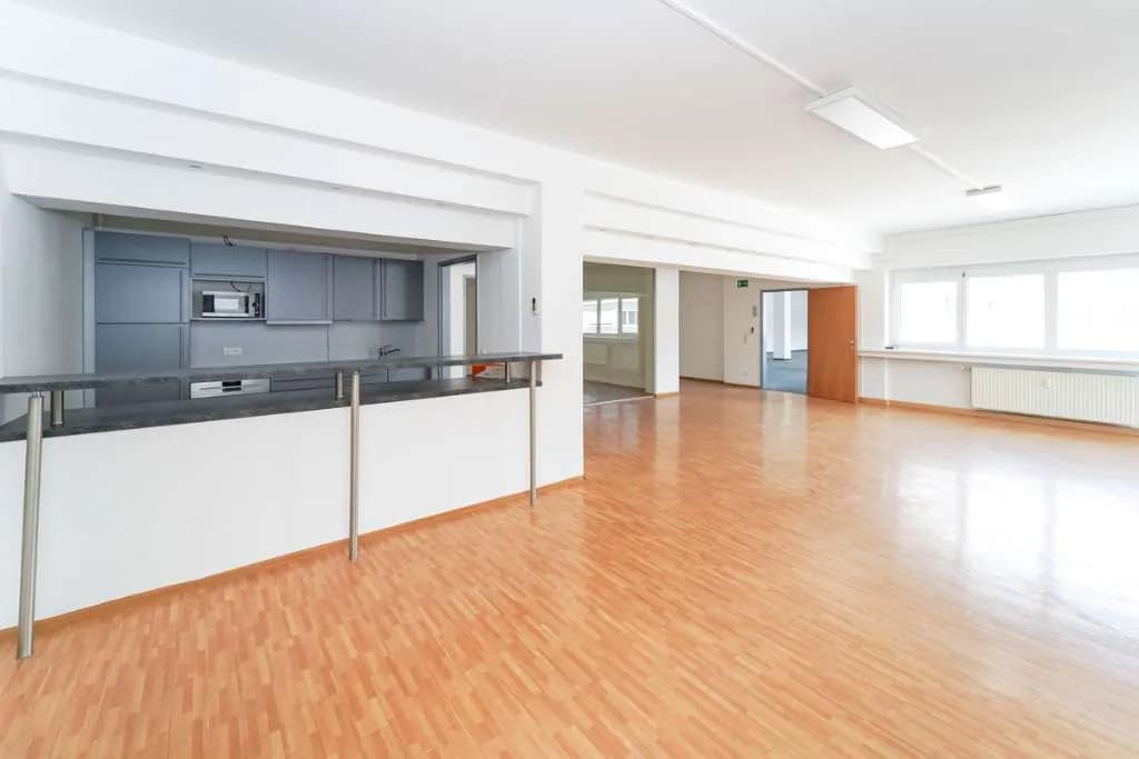 Gewerbeimmobilie mieten in Wien – 2 000 m², € 30.200 – Bild 8 von 13
