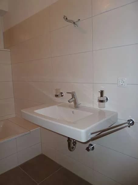 2-Zimmer-Wohnung mieten in Vöcklabruck – 53 m², € 828 – Bild 2 von 3