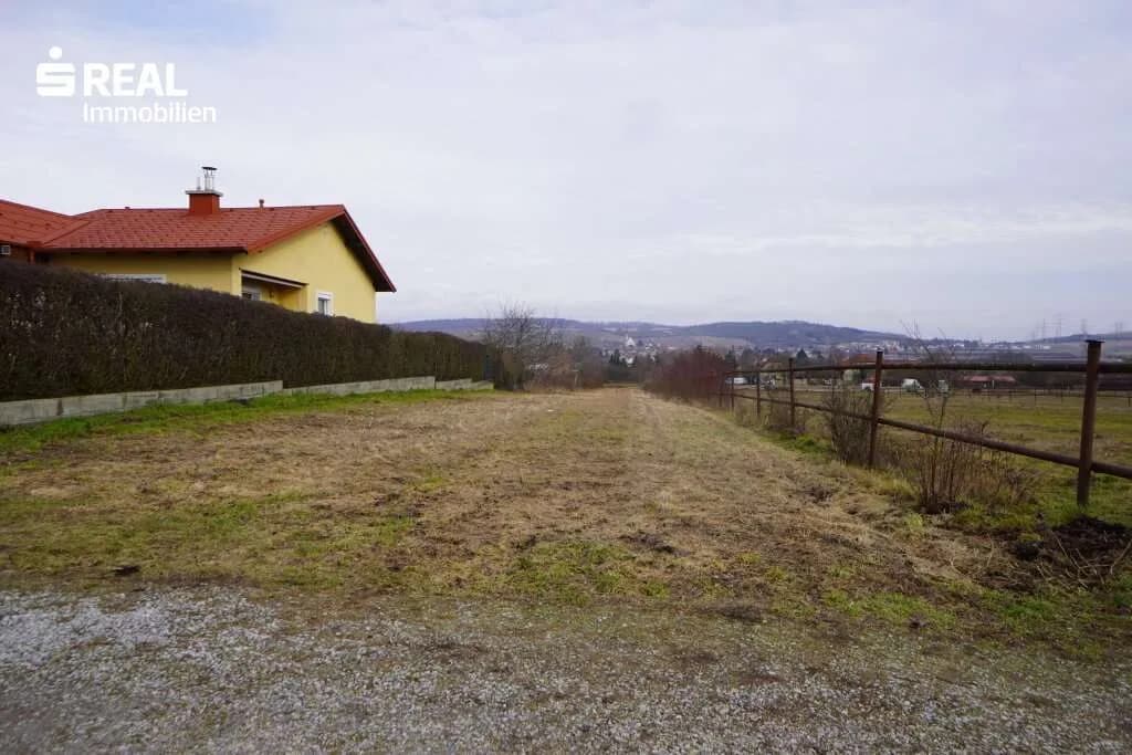 Grundstück kaufen in Korneuburg – 2 120 m², € 220.000