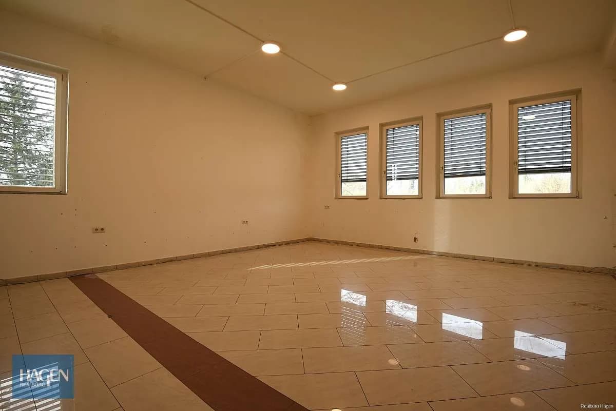 Gewerbeimmobilie mieten in Feldkirch – 168 m², € 1.192 – Bild 7 von 12