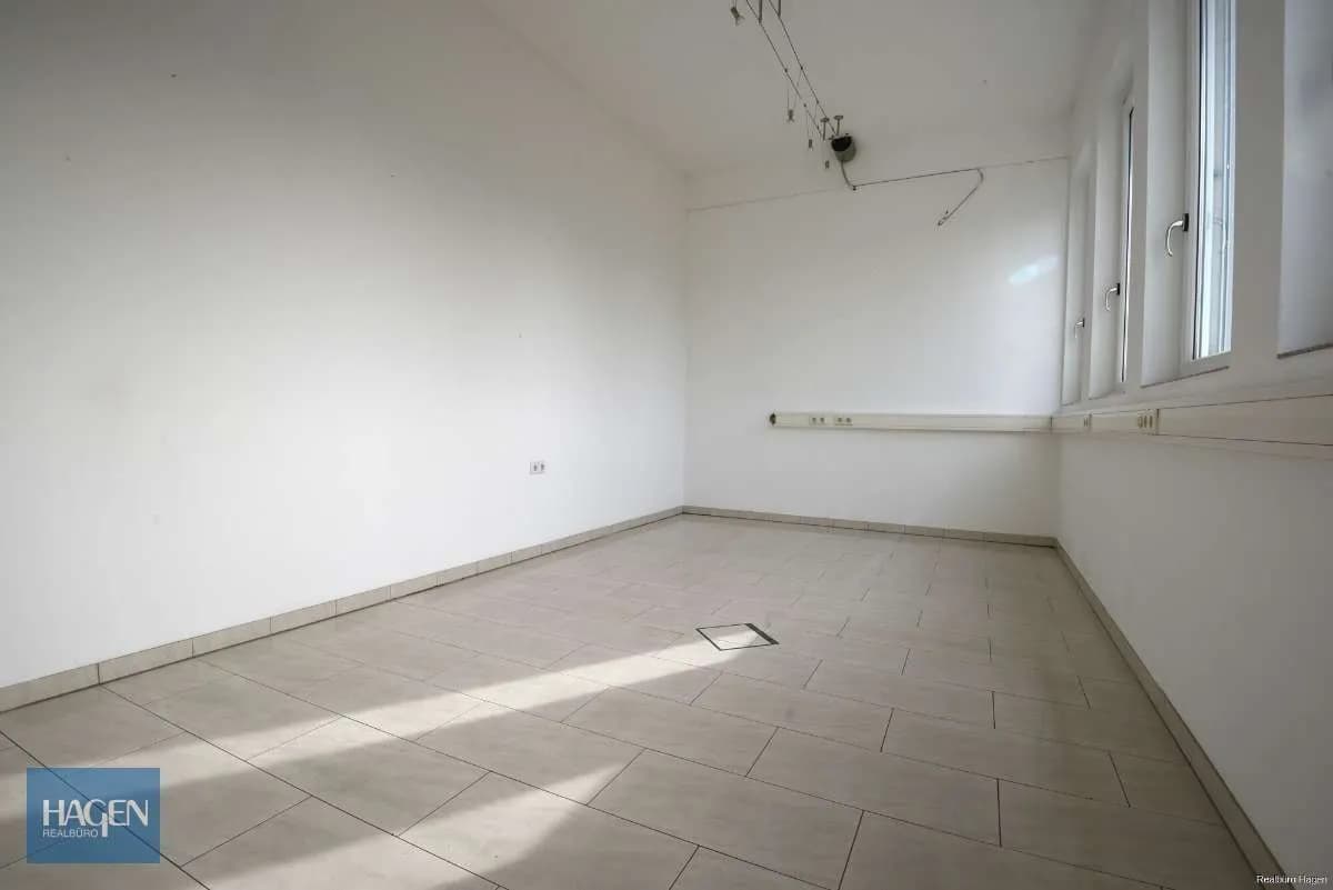Gewerbeimmobilie mieten in Feldkirch – 168 m², € 1.192 – Bild 10 von 12