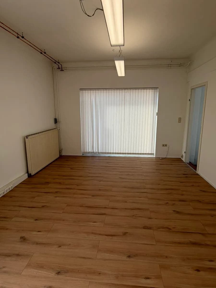 Gewerbeimmobilie mieten in Eferding – 160 m², € 1.210 – Bild 6 von 12