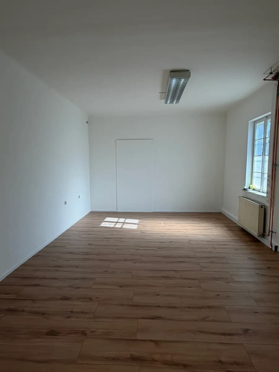 Gewerbeimmobilie mieten in Eferding – 160 m², € 1.210 – Bild 7 von 12