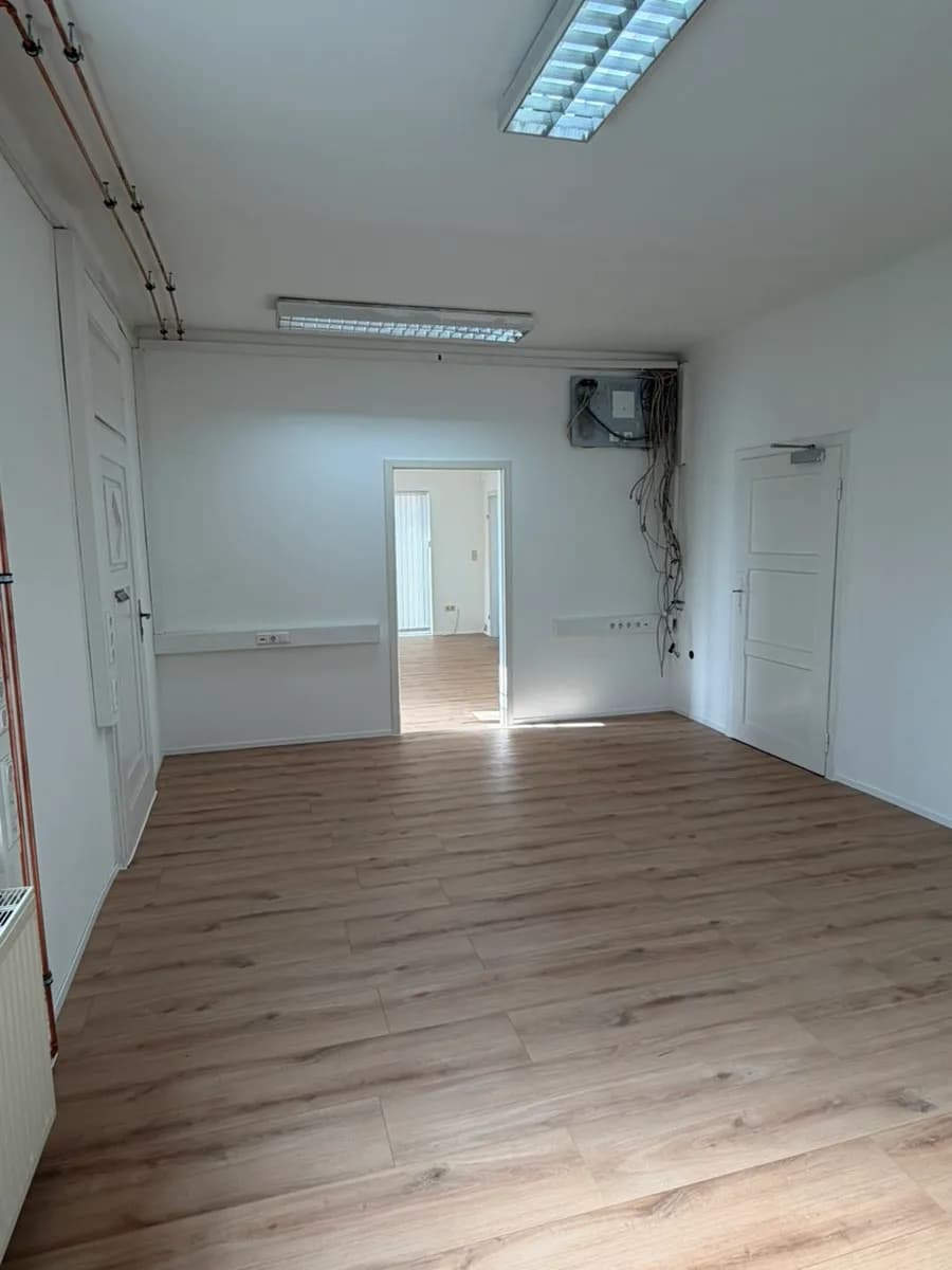 Gewerbeimmobilie mieten in Eferding – 160 m², € 1.210 – Bild 8 von 12