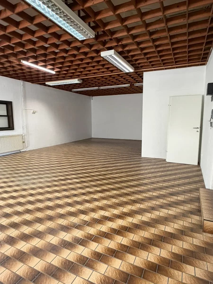 Gewerbeimmobilie mieten in Eferding – 160 m², € 1.210 – Bild 9 von 12