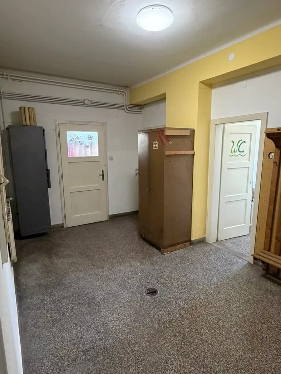 Gewerbeimmobilie mieten in Eferding – 160 m², € 1.210 – Bild 11 von 12