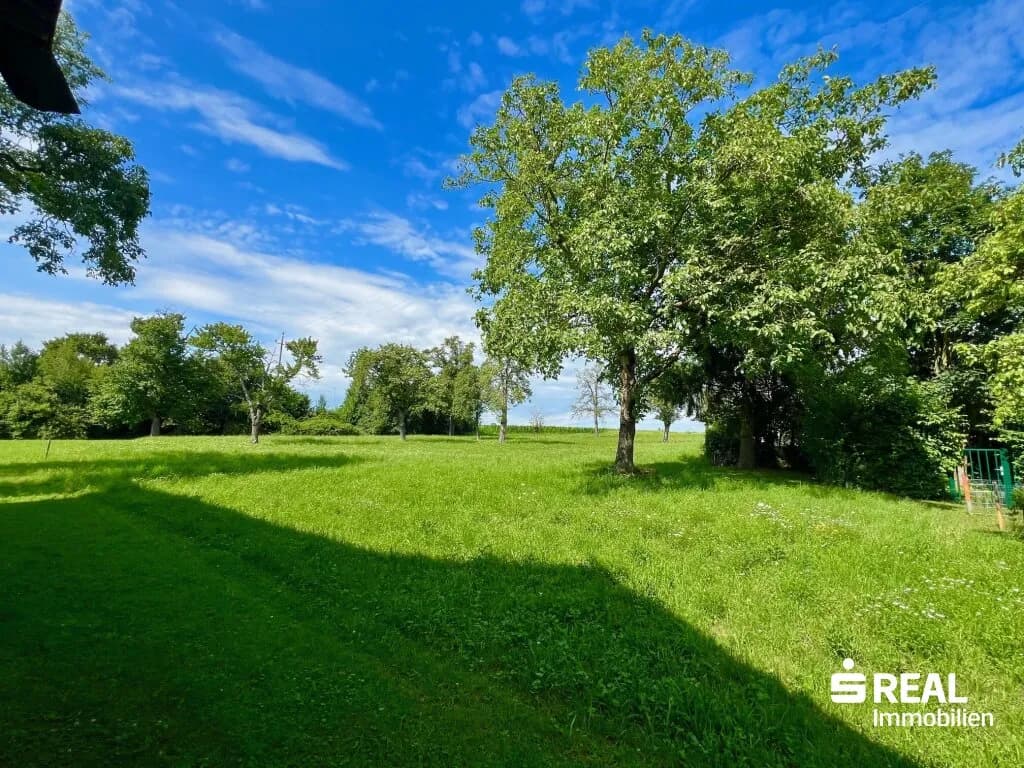 Grundstück kaufen in Wels-Land – 2 000 m², € 295.000