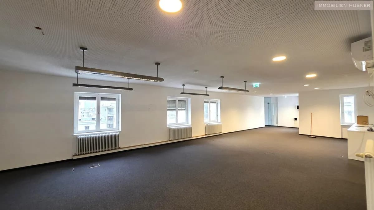 Gewerbeimmobilie mieten in Wien – 337 m², € 6.090