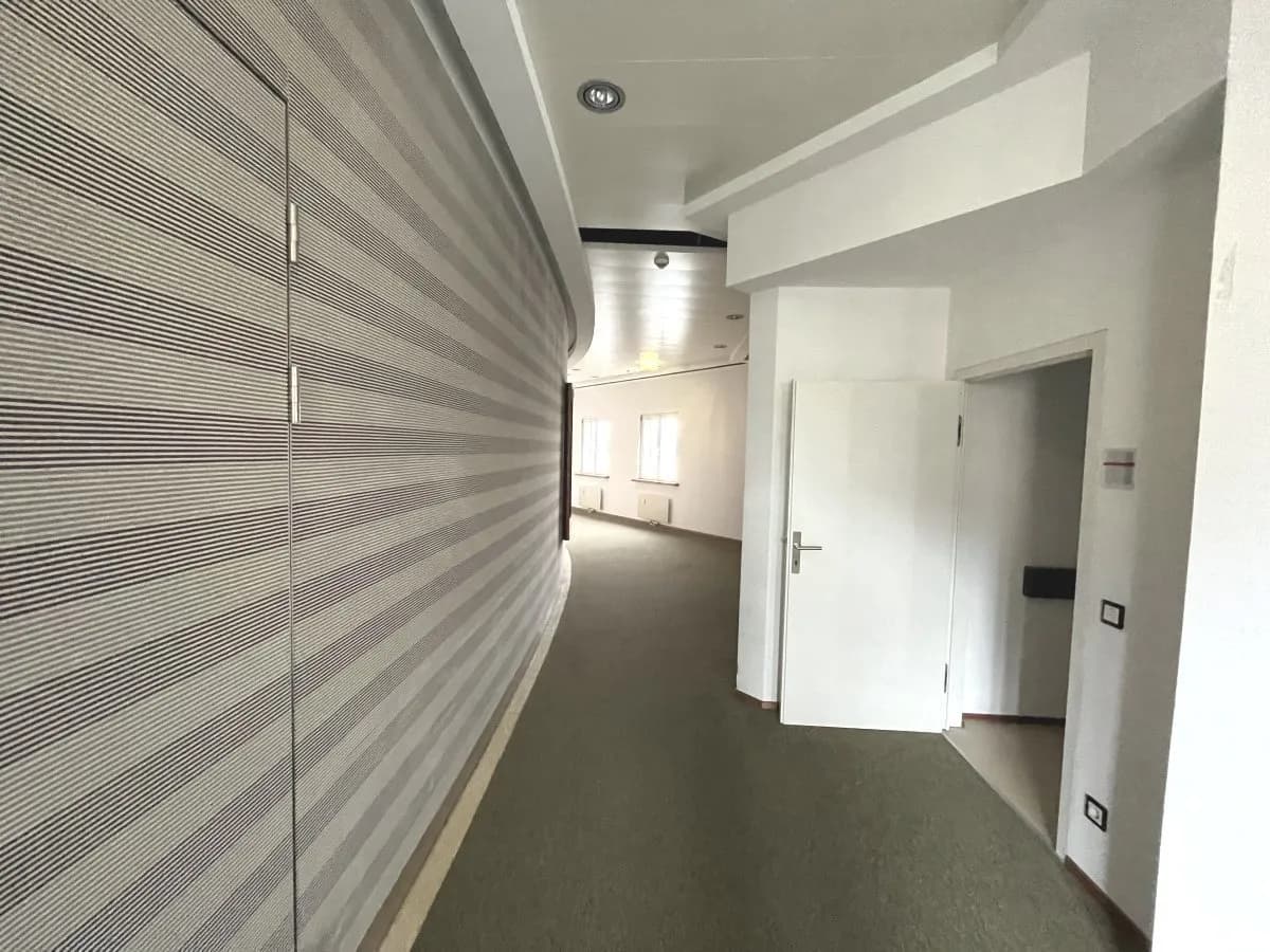Gewerbeimmobilie mieten in Wien – 674 m², € 11.937