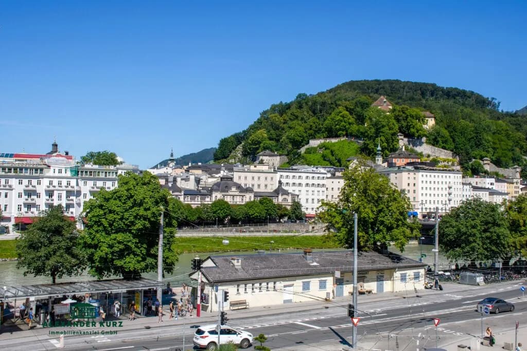 4-Zimmer-Wohnung mieten in Salzburg Stadt – 156 m², € 2.770