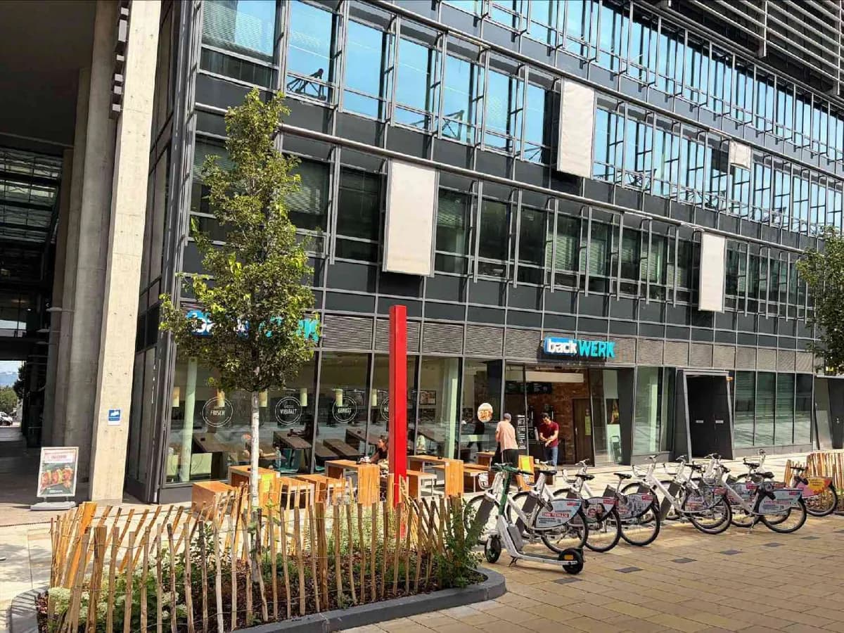 Gewerbeimmobilie mieten in Wien – 125 m², € 4.888