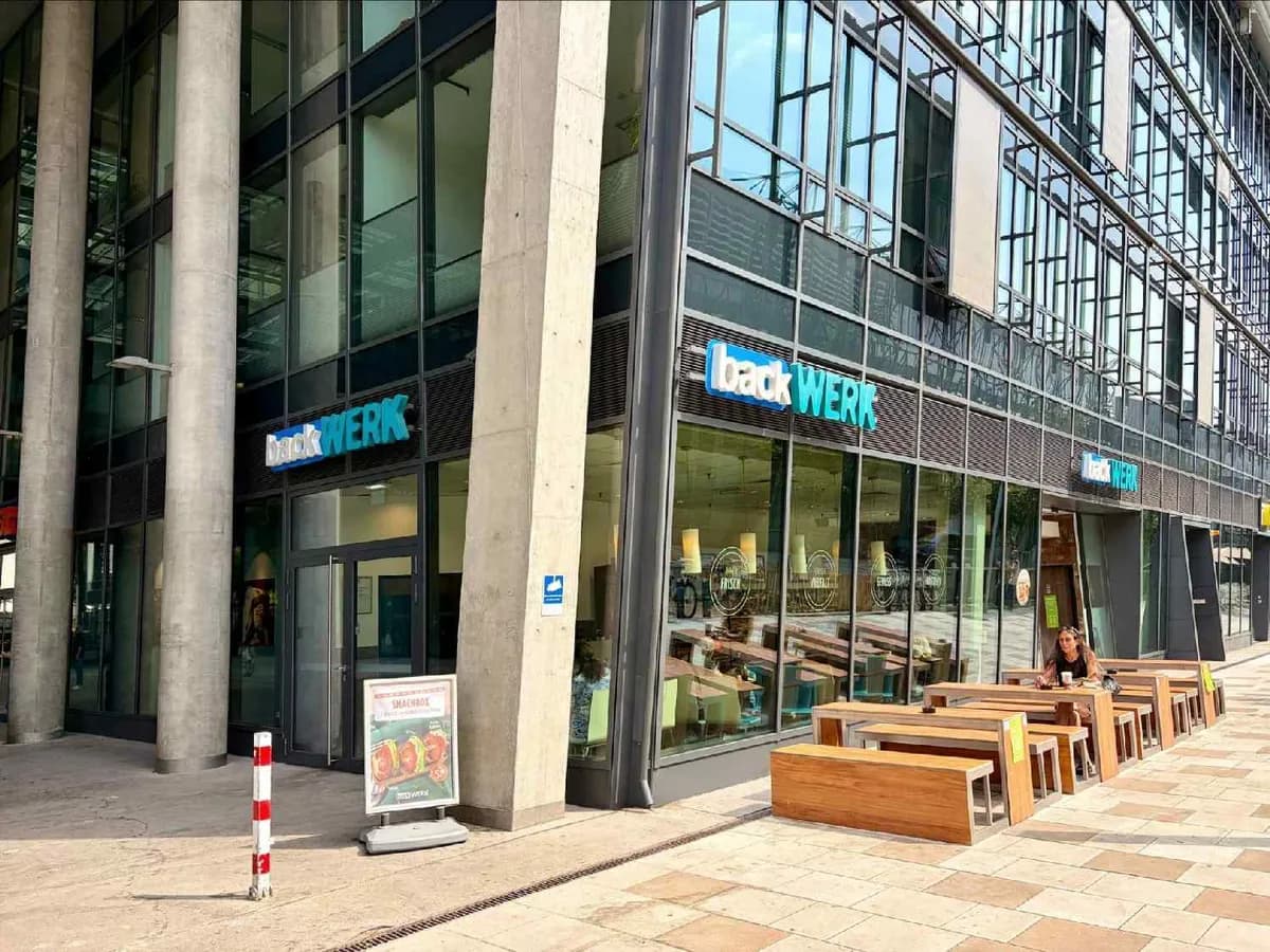 Gewerbeimmobilie mieten in Wien – 125 m², € 4.888