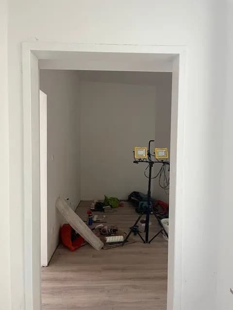 2-Zimmer-Gewerbeimmobilie kaufen in Neunkirchen – 29 m², € 32.000 – Bild 3 von 16