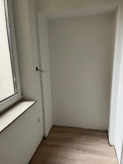 2-Zimmer-Gewerbeimmobilie kaufen in Neunkirchen – 29 m², € 32.000 – Bild 7 von 16
