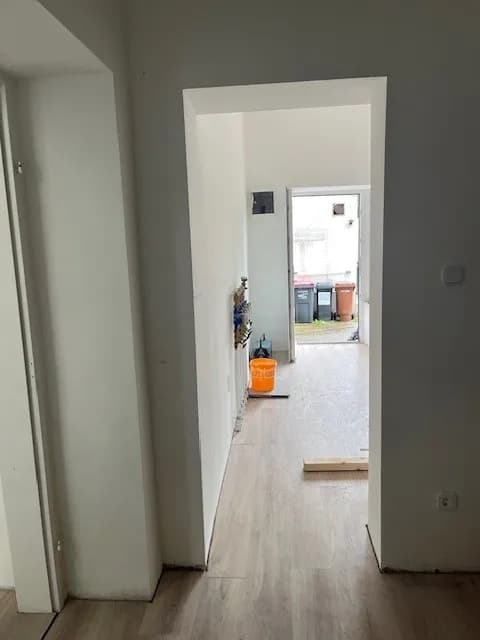 2-Zimmer-Gewerbeimmobilie kaufen in Neunkirchen – 29 m², € 32.000 – Bild 8 von 16