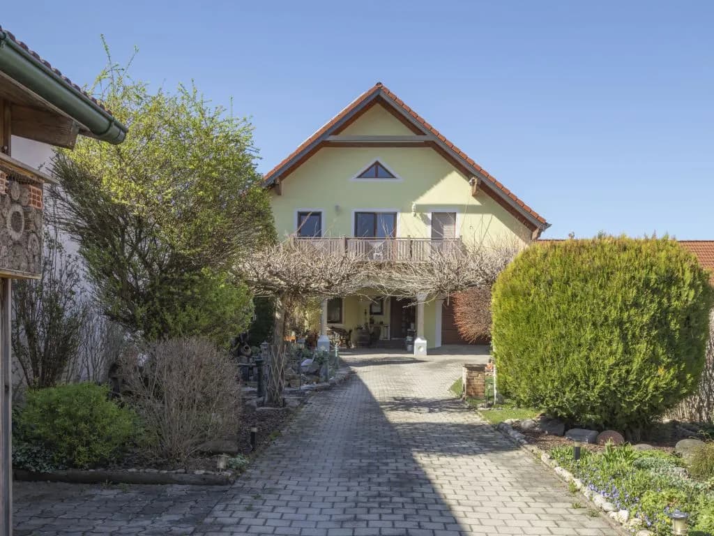 7-Zimmer-Haus kaufen in Hollabrunn – 282 m², € 549.890 – Bild 4 von 9