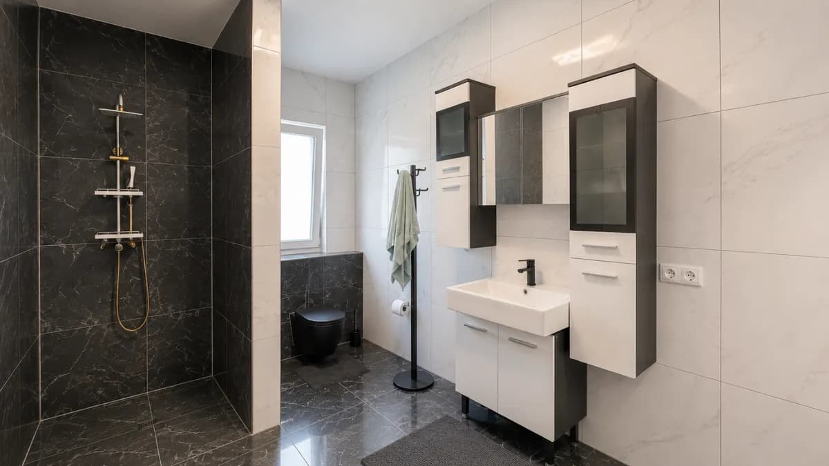 9-Zimmer-Gewerbeimmobilie kaufen in Vöcklabruck – 241 m², € 499.900 – Bild 3 von 7