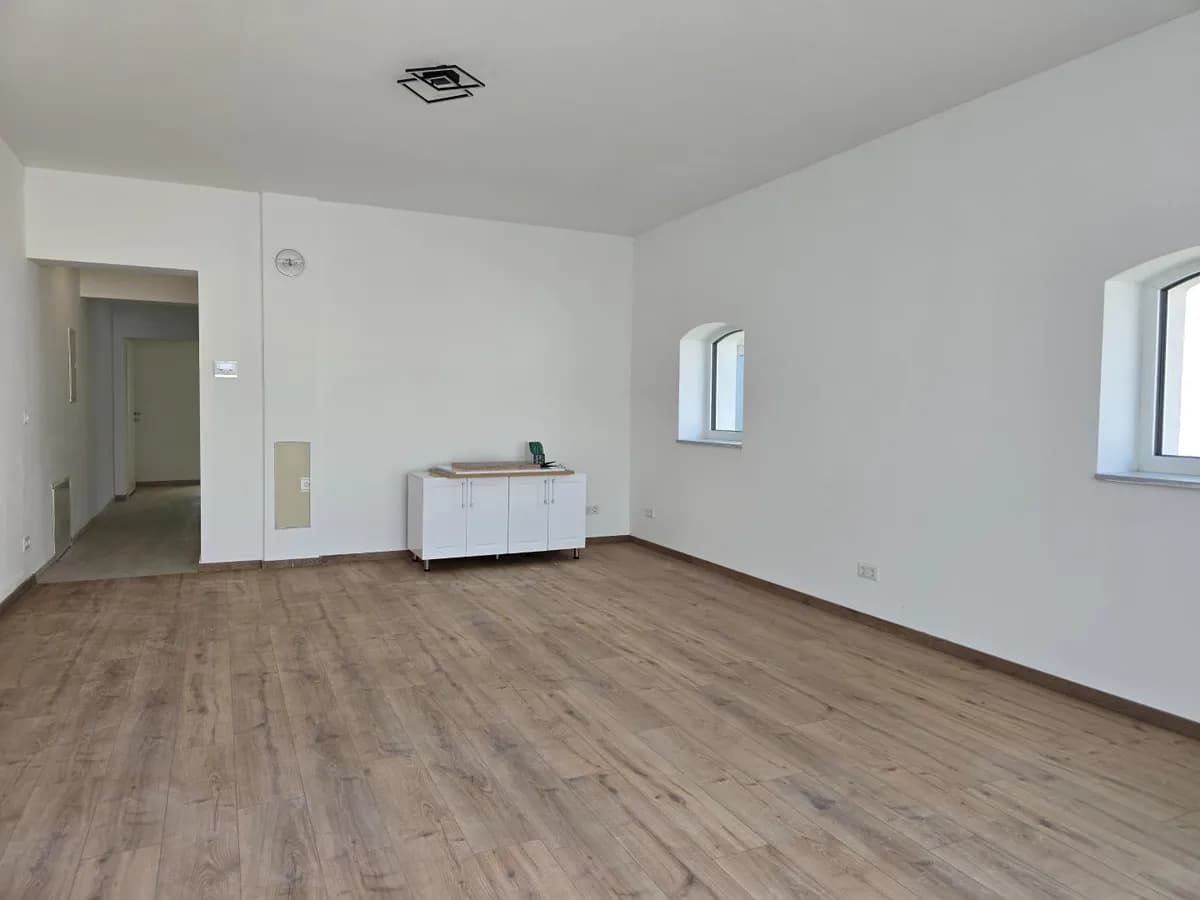 3-Zimmer-Haus kaufen in Hollabrunn – 86 m², € 475.000 – Bild 2 von 9