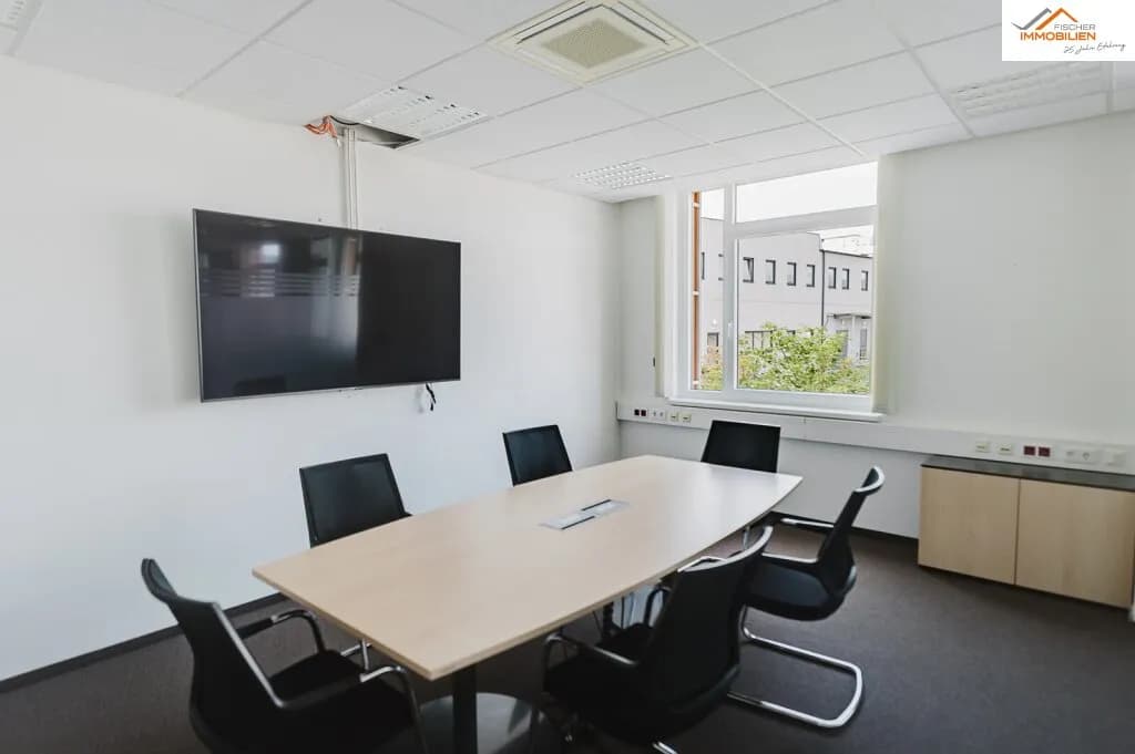 4-Zimmer-Gewerbeimmobilie mieten in Neunkirchen – 185 m², € 3.671 – Bild 2 von 14