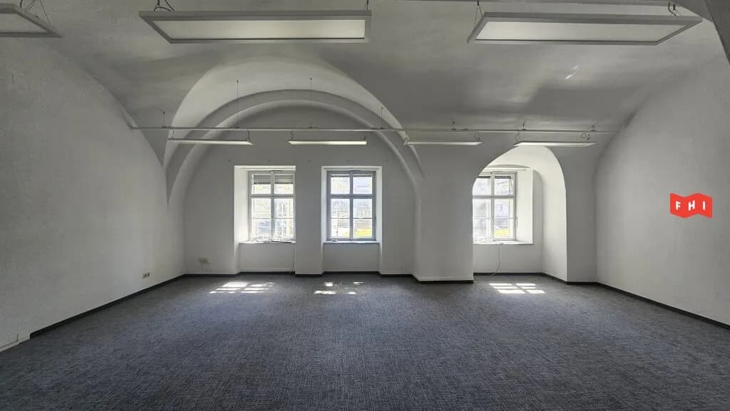 Gewerbeimmobilie mieten in Wien – 300 m², € 3.300 – Bild 2 von 16