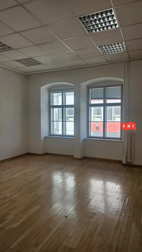 Gewerbeimmobilie mieten in Wien – 300 m², € 3.300 – Bild 8 von 16