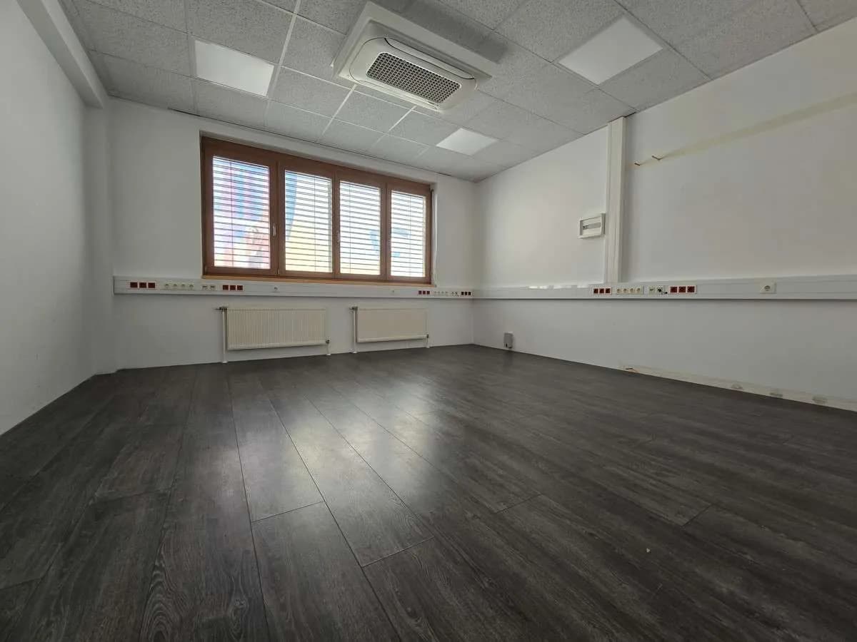 6-Zimmer-Gewerbeimmobilie mieten in Amstetten – 380 m², € 4.329 – Bild 4 von 12