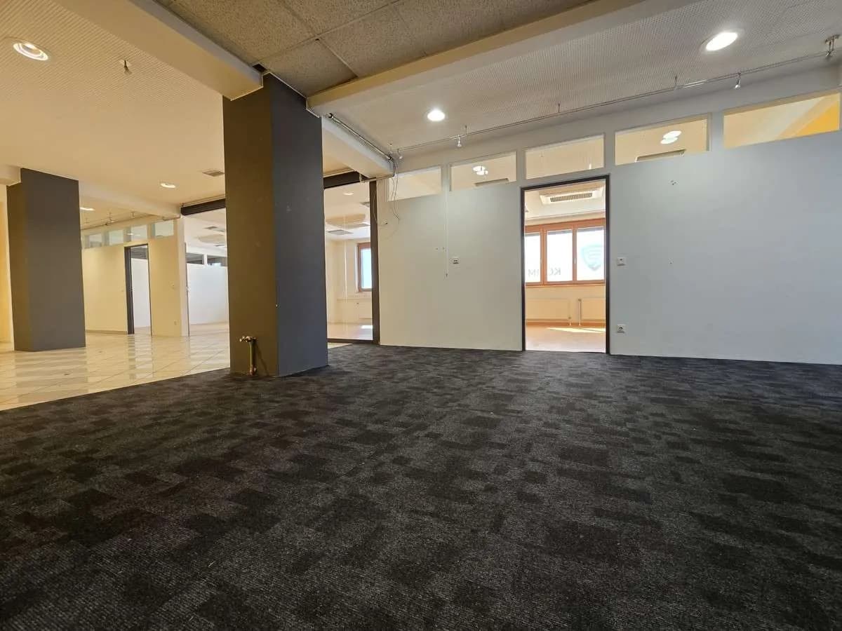 6-Zimmer-Gewerbeimmobilie mieten in Amstetten – 380 m², € 4.329 – Bild 8 von 12